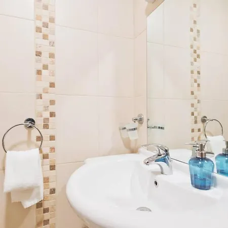 Apartment *spacious*citycentre*3bedroom Apt*near*oconnell St *